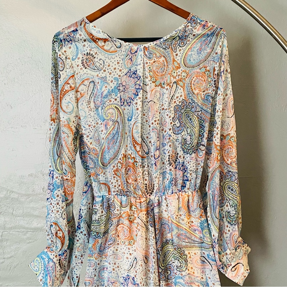 Long, chic dress by SPY ZONE EXCHANGE
0034 - Picture 3 of 5